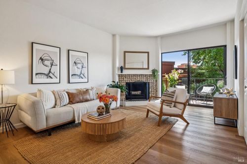 574 Seaver Dr, Mill Valley, CA, 94941-4652 | Card Image