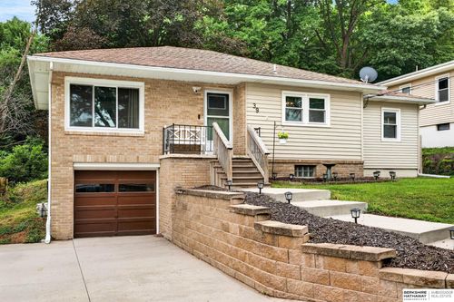 39 Happy Hollow Blvd, Council Bluffs, IA, 51503-1500 | Card Image