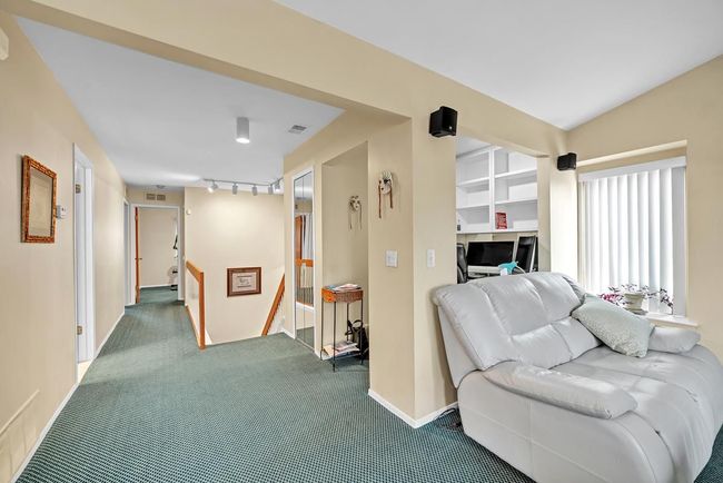 27450 Evergreen Rd, Condo with 2 bedrooms, 2 bathrooms and null parking in Lathrup Village MI | Image 8