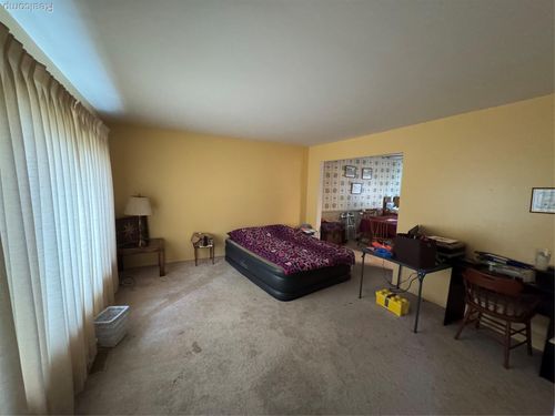 5011 Thorncroft Ave, Royal Oak, MI, 48073-1107 | Card Image