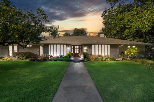 3841 Peter Pan Dr, Dallas, TX, 75229-3909 | Card Image