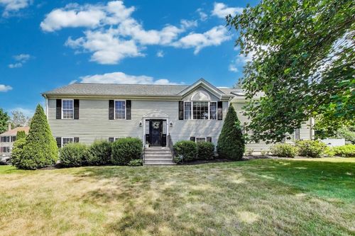 8 Powhattan Dr, East Taunton, MA, 02718-5404 | Card Image