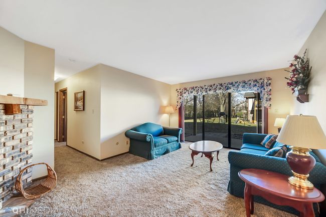 APT-101C - 1450 N Elmhurst Rd, Home with 3 bedrooms, 2 bathrooms and 1 parking in Mount Prospect IL | Image 4