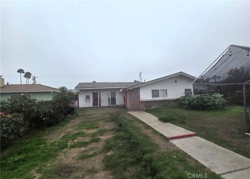 1217 White Ln, Bakersfield, CA, 93307-4731 | Card Image