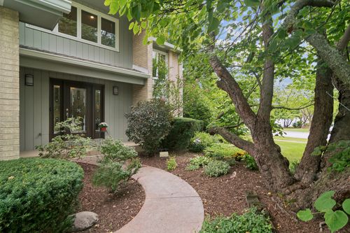 1310 Hidden Lake Dr, Buffalo Grove, IL, 60089-6866 | Card Image