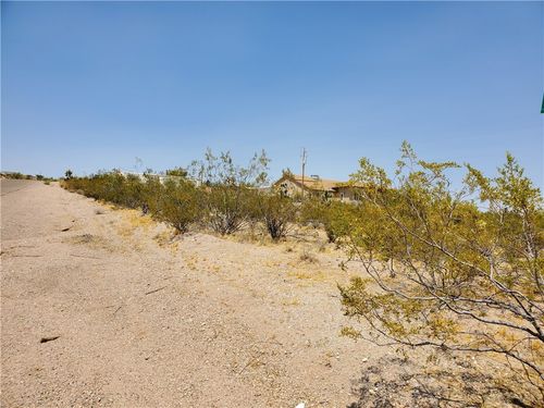365 E Haystack Dr, Meadview, AZ, 86444 | Card Image