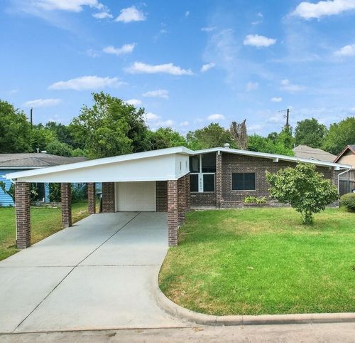 5627 Southbrook Dr, Houston, TX, 77033-3220 | Card Image