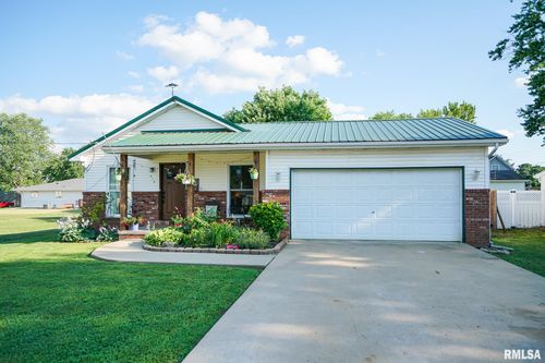 414 W Butternut St, Elmwood, IL, 61529-9403 | Card Image