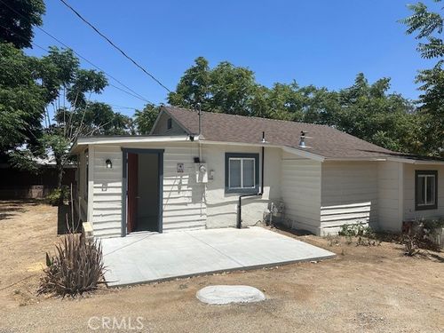 2466 W Wilson St, Banning, CA, 92220-3947 | Card Image