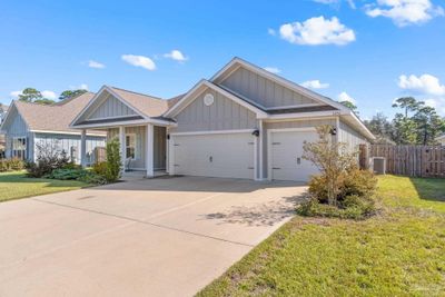 1494 Ballyhoo Dr, House other with 4 bedrooms, 3 bathrooms and 3 parking in Gulf Breeze FL | Image 2