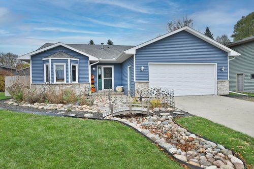 906 7th St Nw, Kasson, MN, 55944-1073 | Card Image