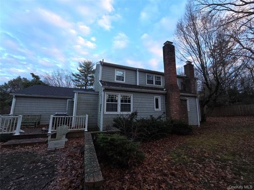 38 Amherst Ct, Huntington, NY, 11743-2424 | Card Image