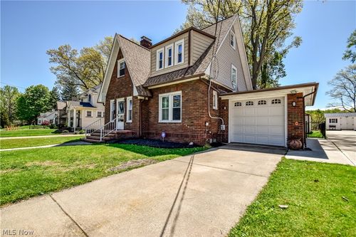 909 Lincoln Dr, Conneaut, OH, 44030-2137 | Card Image