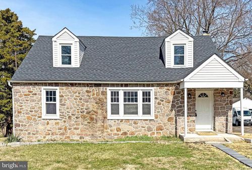 211 Pearl St, POTTSTOWN, PA, 19465-7055 | Card Image