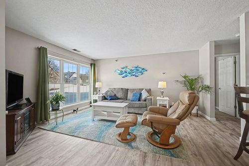 1-6165 Chasewood Pkwy, Minnetonka, MN, 55343-4393 | Card Image