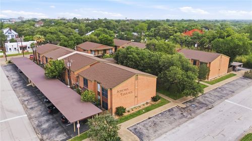 611 S Ennis St, Bryan, TX, 77803-4673 | Card Image