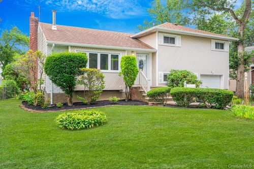144 Scott Ave, Babylon, NY, 11703-5121 | Card Image