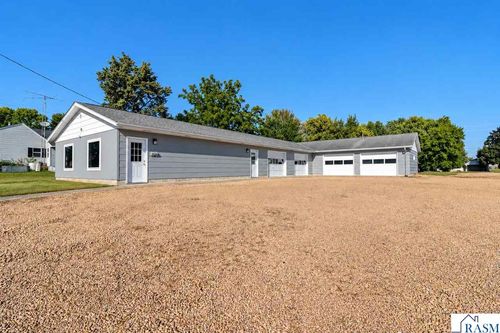 155 S Montgomery Ave, Le Center, MN, 56057-1611 | Card Image