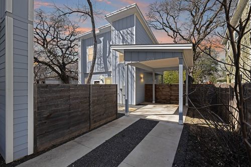 b-802 Valdez St, Austin, TX, 78741-2451 | Card Image