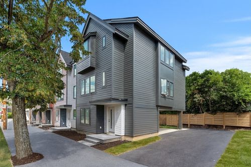 18-106 River St, Newton, MA, 02465-1829 | Card Image