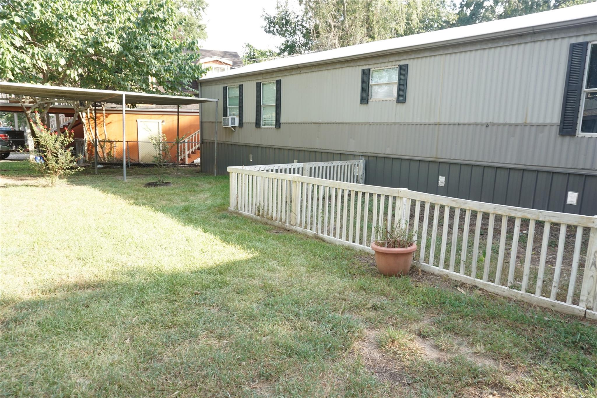 Residential Lease in Willis 2