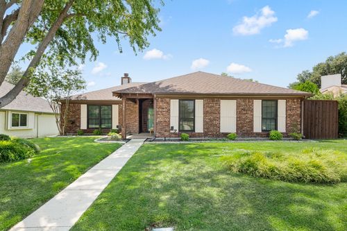 1646 Autumn Breeze Ln, Lewisville, TX, 75077-2428 | Card Image