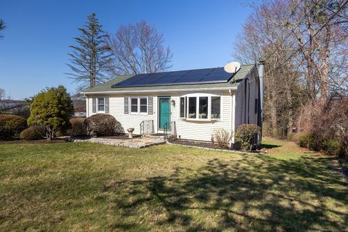 4 Nicholas St, Danbury, CT, 06810-7109 | Card Image