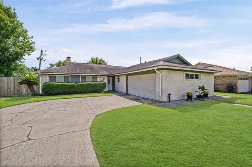 4915 Charnock Dr, Alvin, TX, 77511-5405 | Card Image