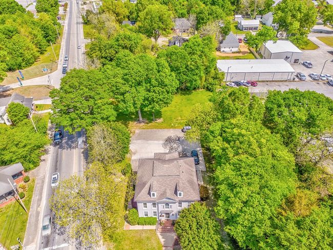 417 Court St, Home with 0 bedrooms, 3 bathrooms and null parking in Calhoun GA | Image 4