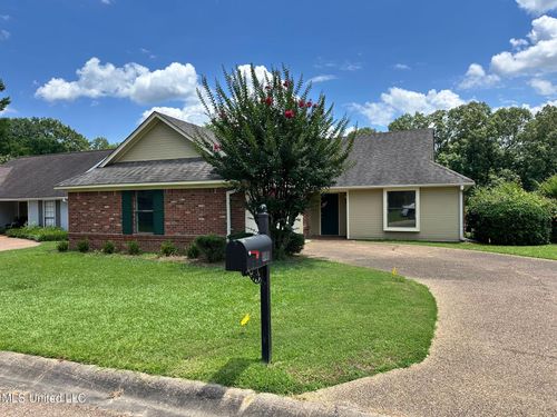 541 Bedford Cir, Madison, MS, 39110-9785 | Card Image
