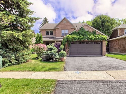 204 Crossland Gate, Newmarket, ON, L3X1A8 | Card Image