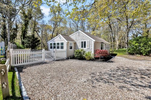 8 Patricia Ln, Harwich Port, MA, 02646-2019 | Card Image