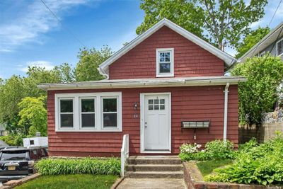 14 Maple Street, House other with 3 bedrooms, 2 bathrooms and null parking in Glenwood Landing NY | Image 1