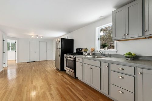 a-47 Lake St, Middleton, MA, 01949-2009 | Card Image