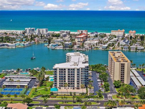 800-670 Island Way, CLEARWATER BEACH, FL, 33767-1976 | Card Image