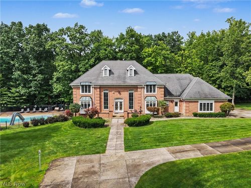 1295 Connecticut Woods Dr, Hudson, OH, 44236-1269 | Card Image