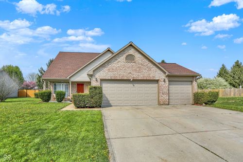 2002 Oakbrooke Ct, Avon, IN, 46123-9596 | Card Image