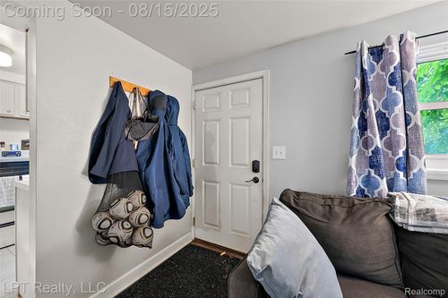 784 Heights Rd, Lake Orion, MI, 48362-2699 | Card Image