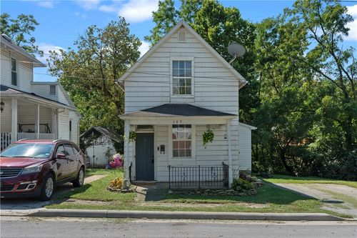 149 W Pleasant St, Hillsboro, OH, 45133-1438 | Card Image