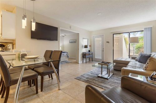 208-602 Executive Center Dr, West Palm Beach, FL, 33401-4941 | Card Image