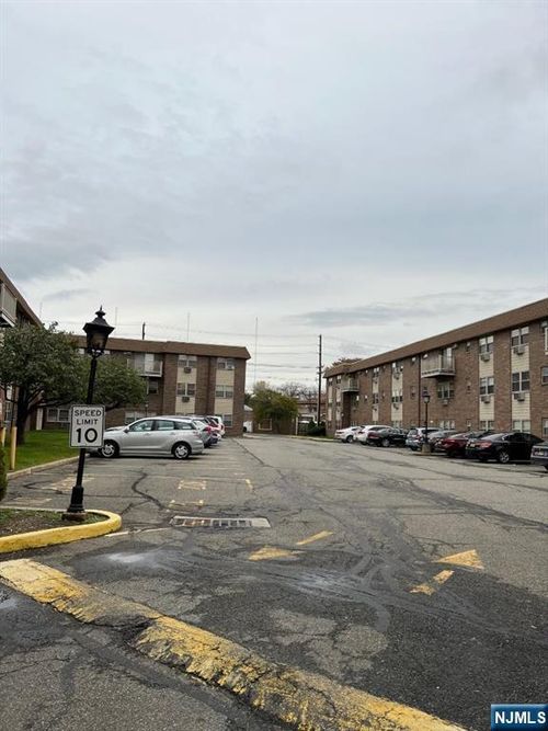 205-199-205 Bergen Tpke, Ridgefield Park, NJ, 07660-2348 | Card Image