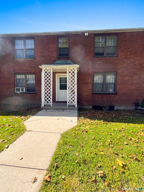 b-50 Mencel Cir, Bridgeport, CT, 06610-1508 | Card Image