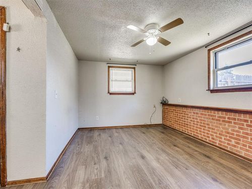 3637 Firethorn Dr, Del City, OK, 73115-2334 | Card Image