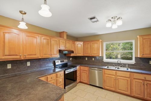 127 Ridgeview Dr, Carriere, MS, 39426-7627 | Card Image