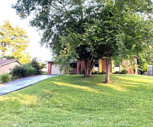 105 Whitney Ave, Lawrenceburg, KY, 40342-1354 | Card Image