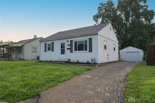 208 W Circle Dr, West Carrollton, OH, 45449-1111 | Card Image