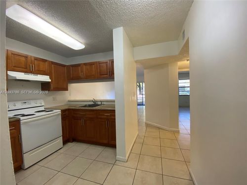 4033-4033 Lakeside Dr, Tamarac, FL, 33319-3310 | Card Image