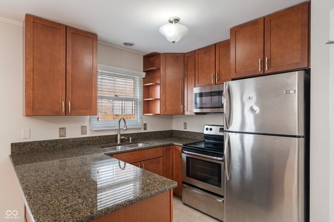 524 E 10 Th St, Townhouse with 2 bedrooms, 3 bathrooms and null parking in Indianapolis IN | Image 11