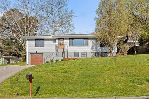 833 Belvoir Hills Dr, East Ridge, TN, 37412-2015 | Card Image