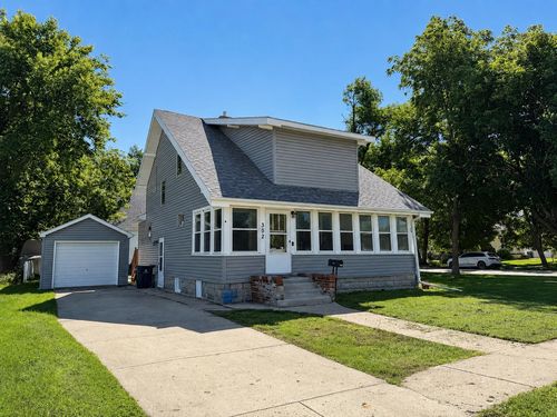 302 N 9th St, Estherville, IA, 51334-1928 | Card Image